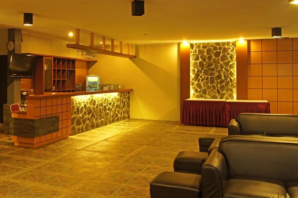 The Winner Premier Hotel Pemalang Bagian luar foto
